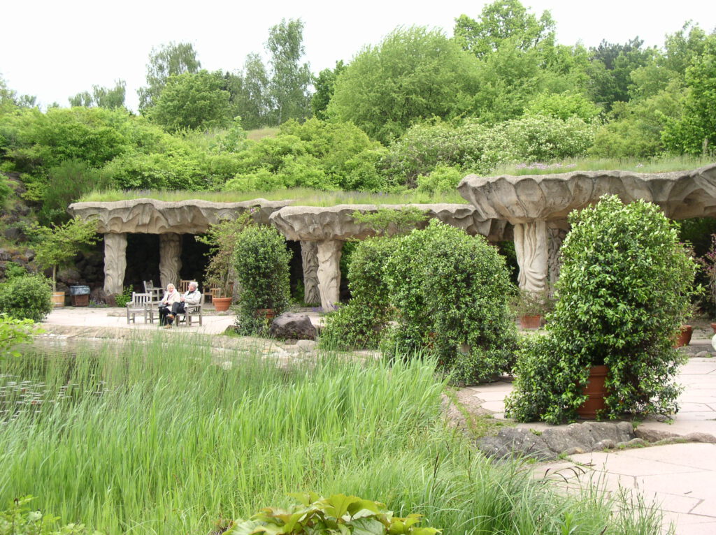 베를린 브리치 공원에 만들어 놓은 대지건축 주랑